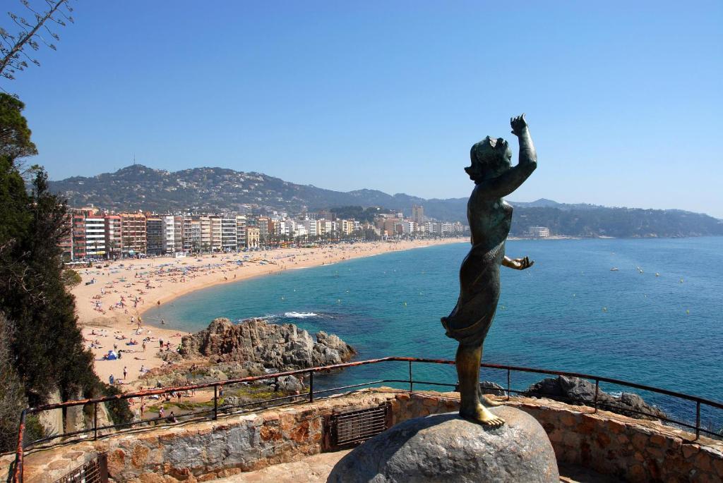 Hotel Castella Lloret de Mar Exterior photo